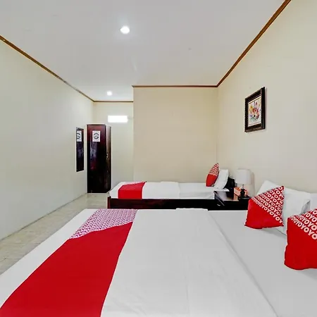 Отель Collection O 90461 Graha Atmadja Syariah 3*