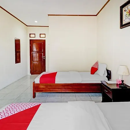 Отель Collection O 90461 Graha Atmadja Syariah Бандунг